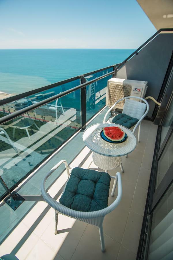 Orange Sky Apartments Beach Tower Batumi Kültér fotó